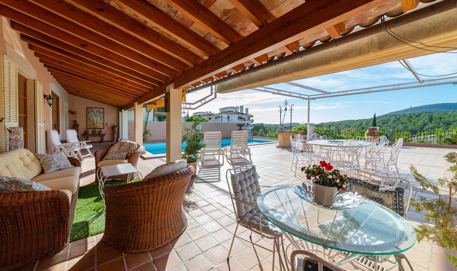 32-1240-Villasyfincasmallorca.jpg Casa familiar con piscina y vistas al Bosque de Bellver, Son Rapinya