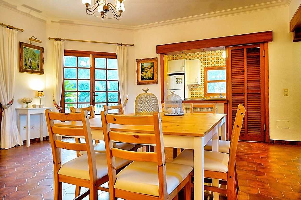 Villa con vistas y piscina en la Sierra de Tramuntana – Esporles