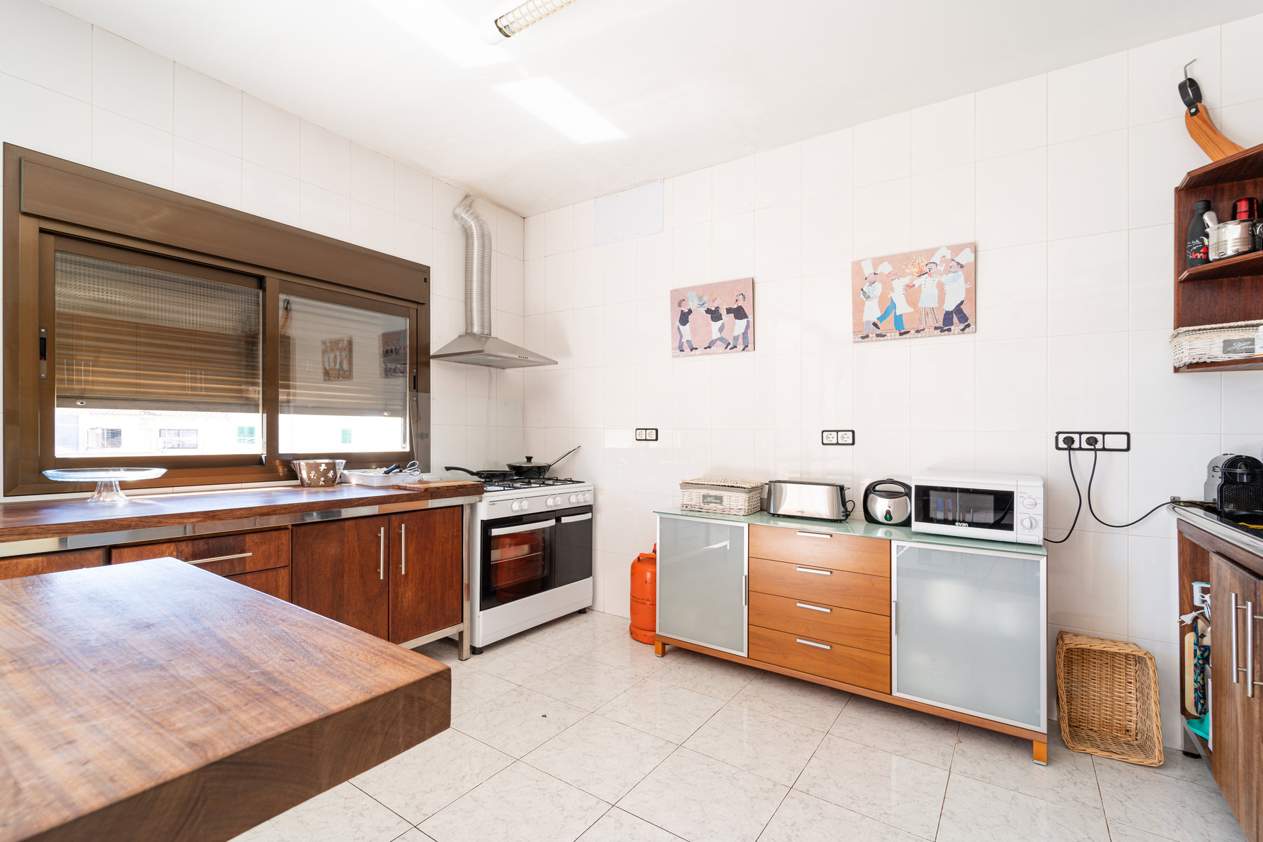 339-Townhouse-for-sale-in-Ses-Salines-with-sea-views-10.jpg Casa de pueblo en Ses Salines con vistas al mar y garaje
