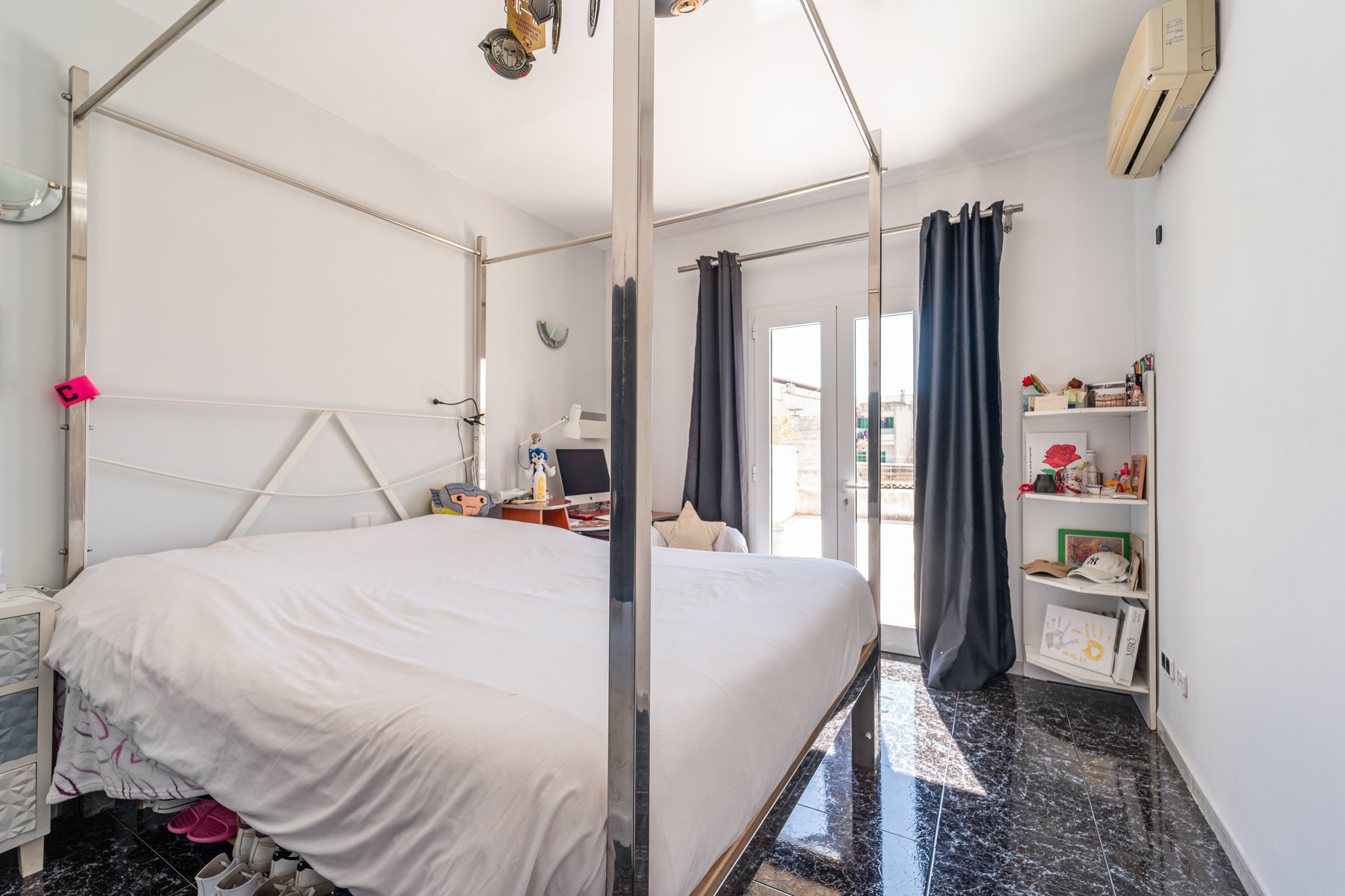 339-Townhouse-for-sale-in-Ses-Salines-with-sea-views-18.jpg Casa de pueblo en Ses Salines con vistas al mar y garaje