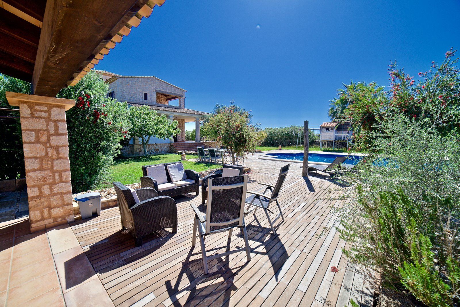 Casa de campo con piscina y vistas al mar en Es Llombards