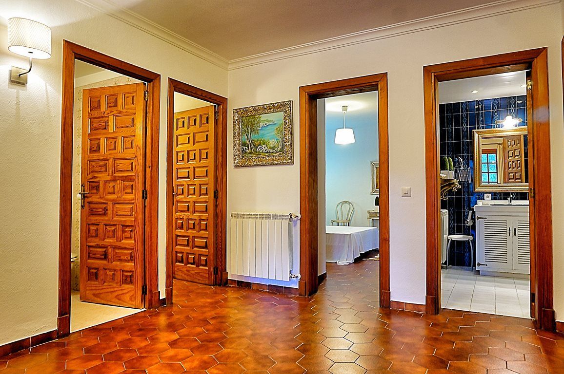 Villa con vistas y piscina en la Sierra de Tramuntana – Esporles