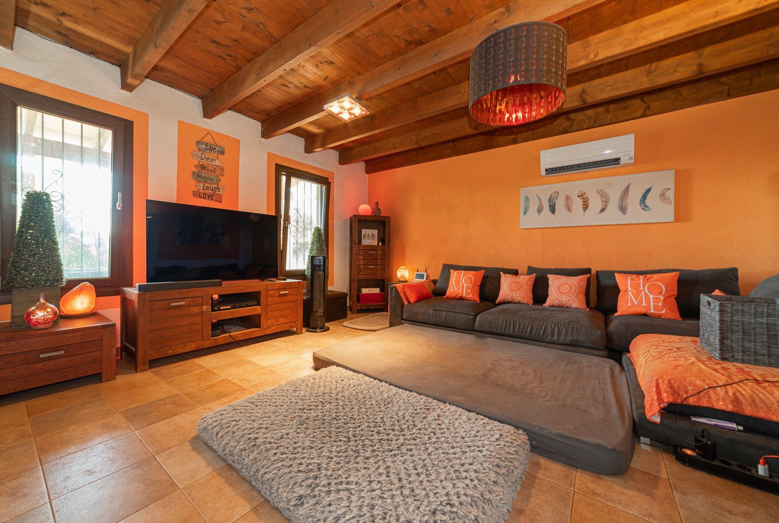 37-1222-Villasyfincasmallorca.jpg Casa de campo con piscina y vistas en Sineu, Mallorca