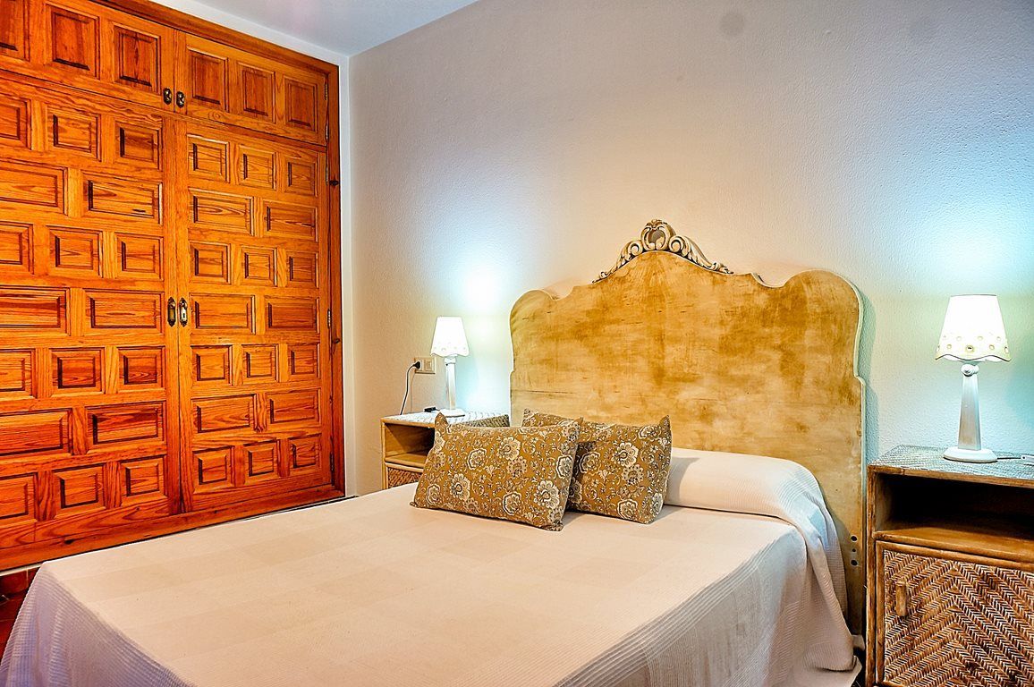 Villa con vistas y piscina en la Sierra de Tramuntana – Esporles