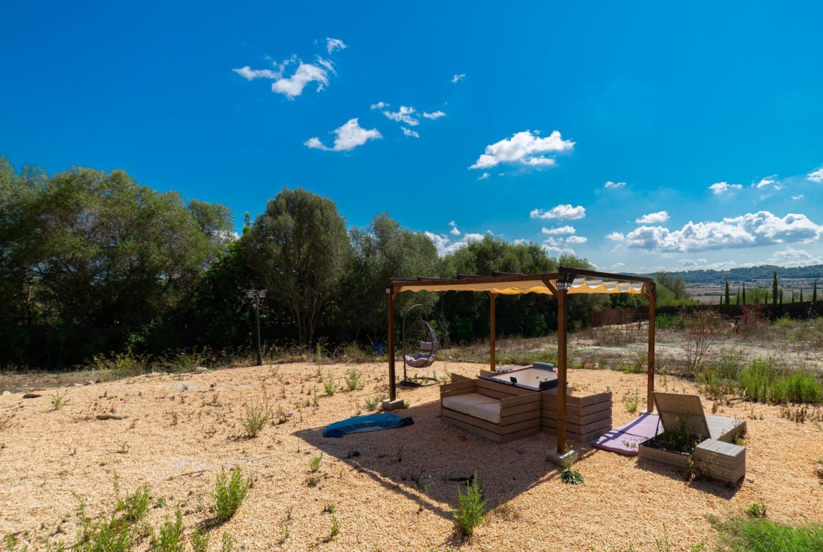 Casa de campo con piscina y vistas en Sineu, Mallorca