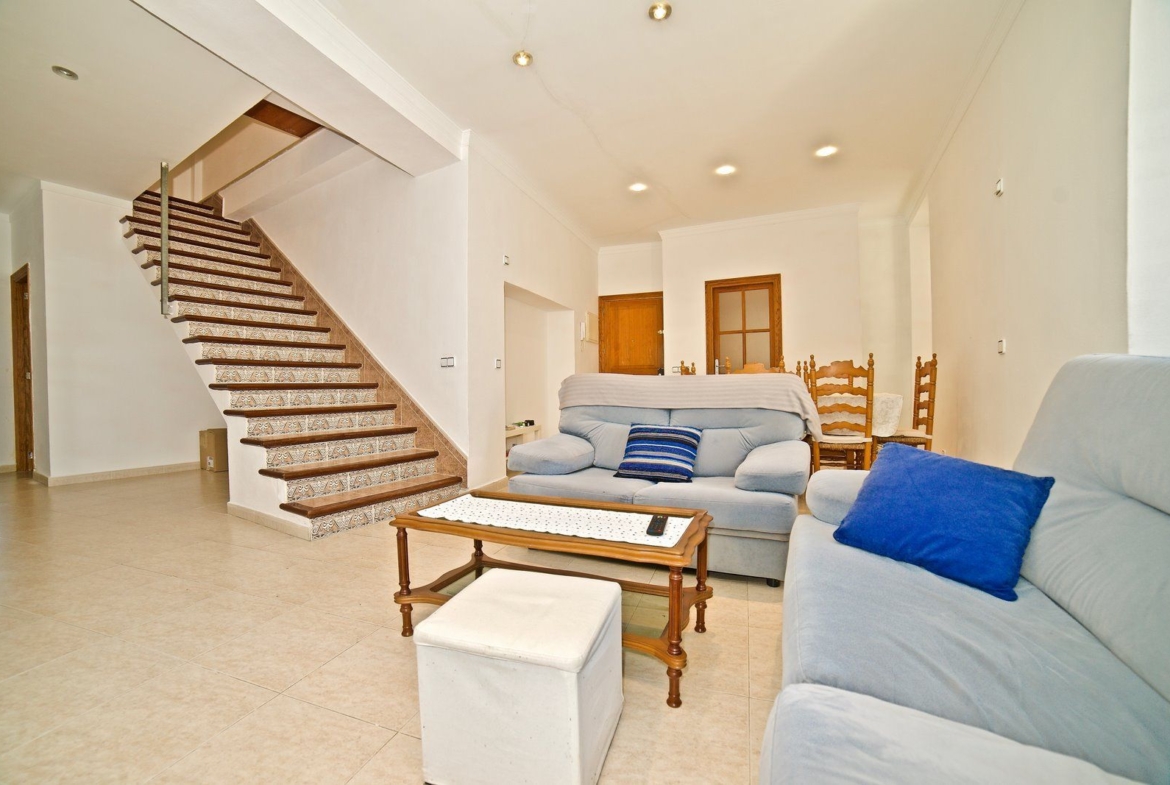 Casa de pueblo renovada en venta en Santanyí con local