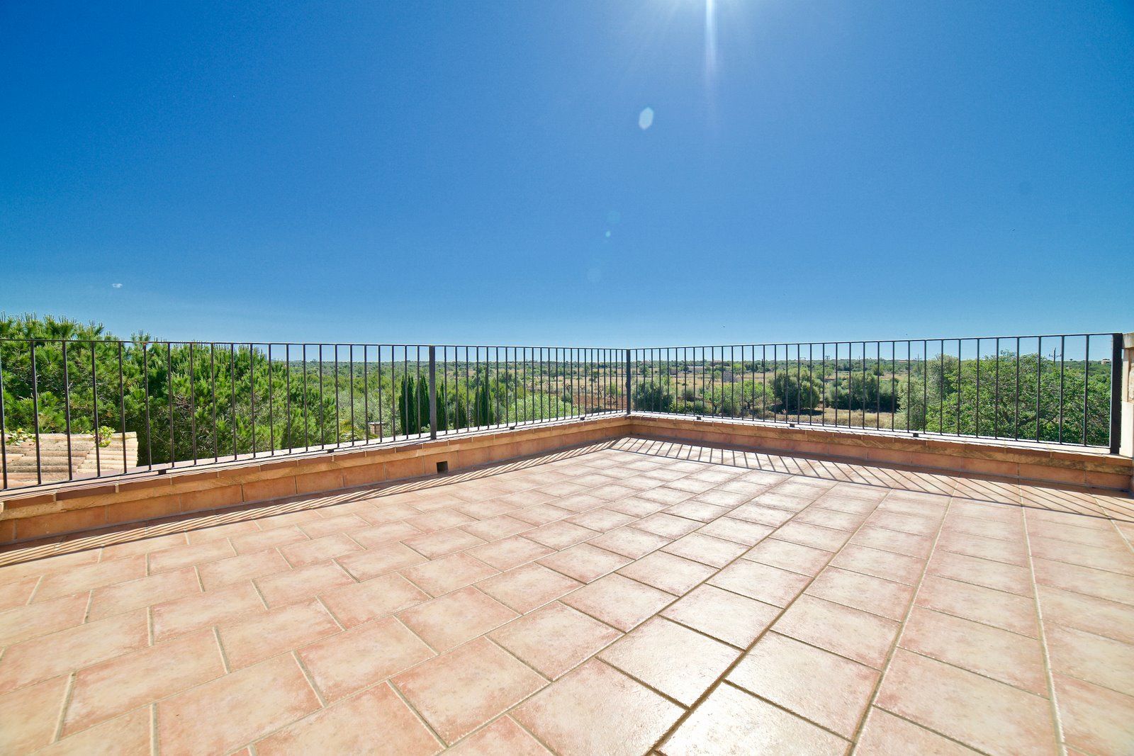 Casa de campo con piscina y vistas al mar en Es Llombards