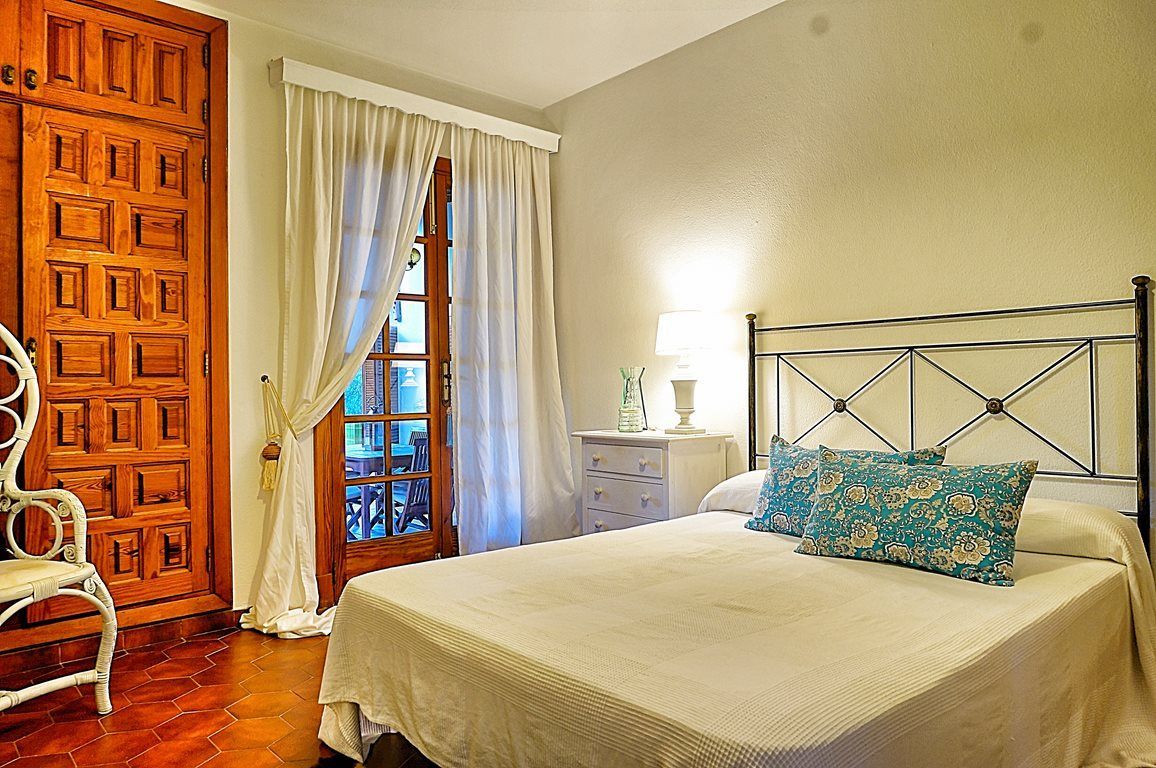 Villa con vistas y piscina en la Sierra de Tramuntana – Esporles