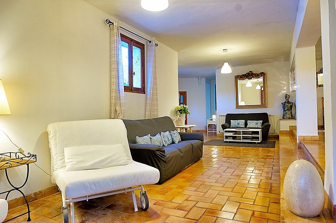 Villa con vistas y piscina en la Sierra de Tramuntana – Esporles