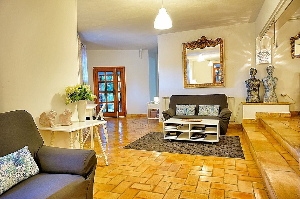 Villa con vistas y piscina en la Sierra de Tramuntana – Esporles