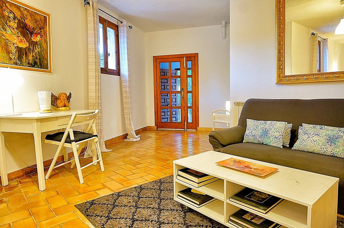 Villa con vistas y piscina en la Sierra de Tramuntana – Esporles