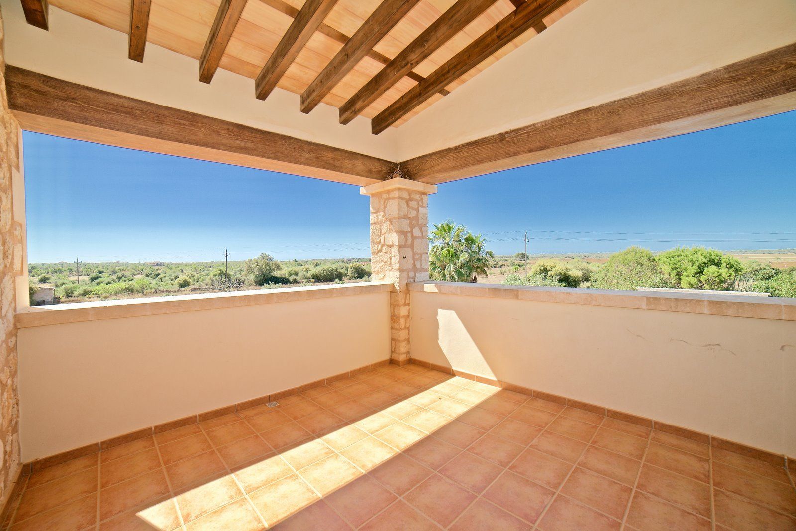 Casa de campo con piscina y vistas al mar en Es Llombards