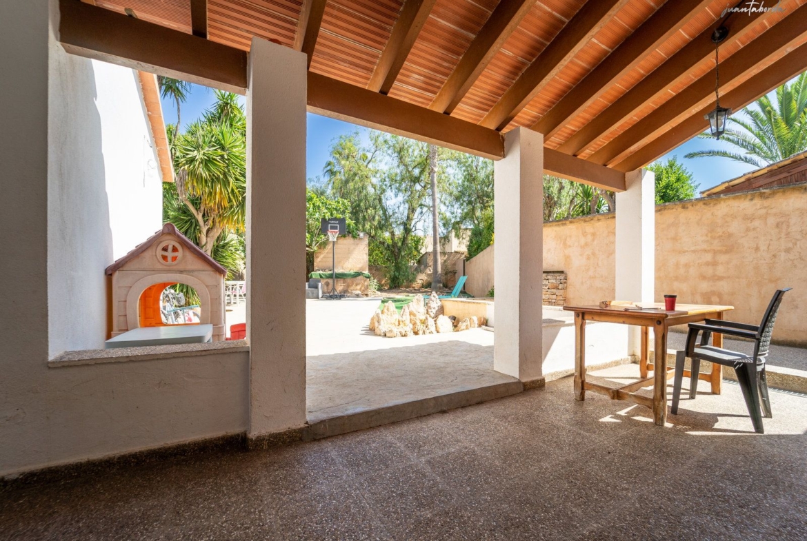 Casa de pueblo en Ses Salines con gran terraza y jardín