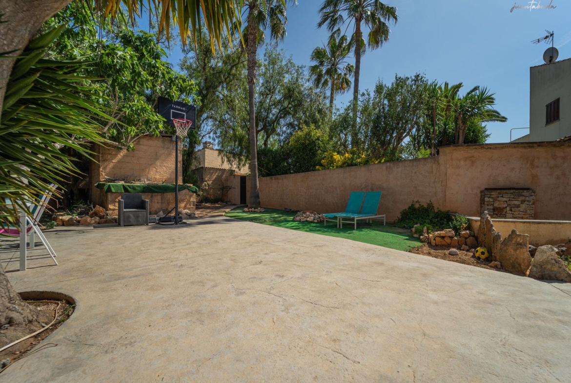 Casa de pueblo en Ses Salines con gran terraza y jardín