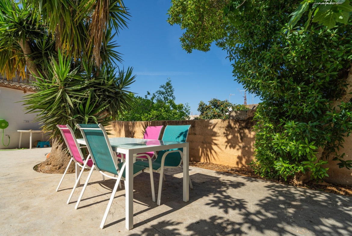 Casa de pueblo en Ses Salines con gran terraza y jardín
