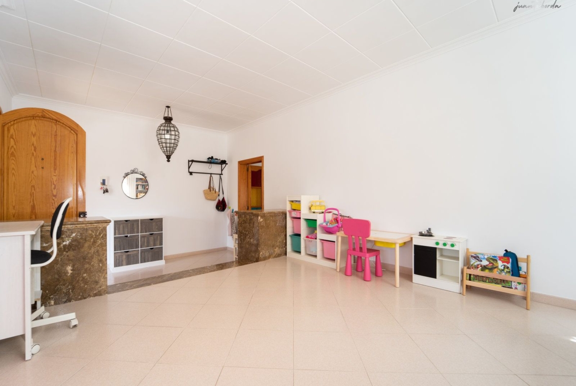 Casa de pueblo en Ses Salines con gran terraza y jardín