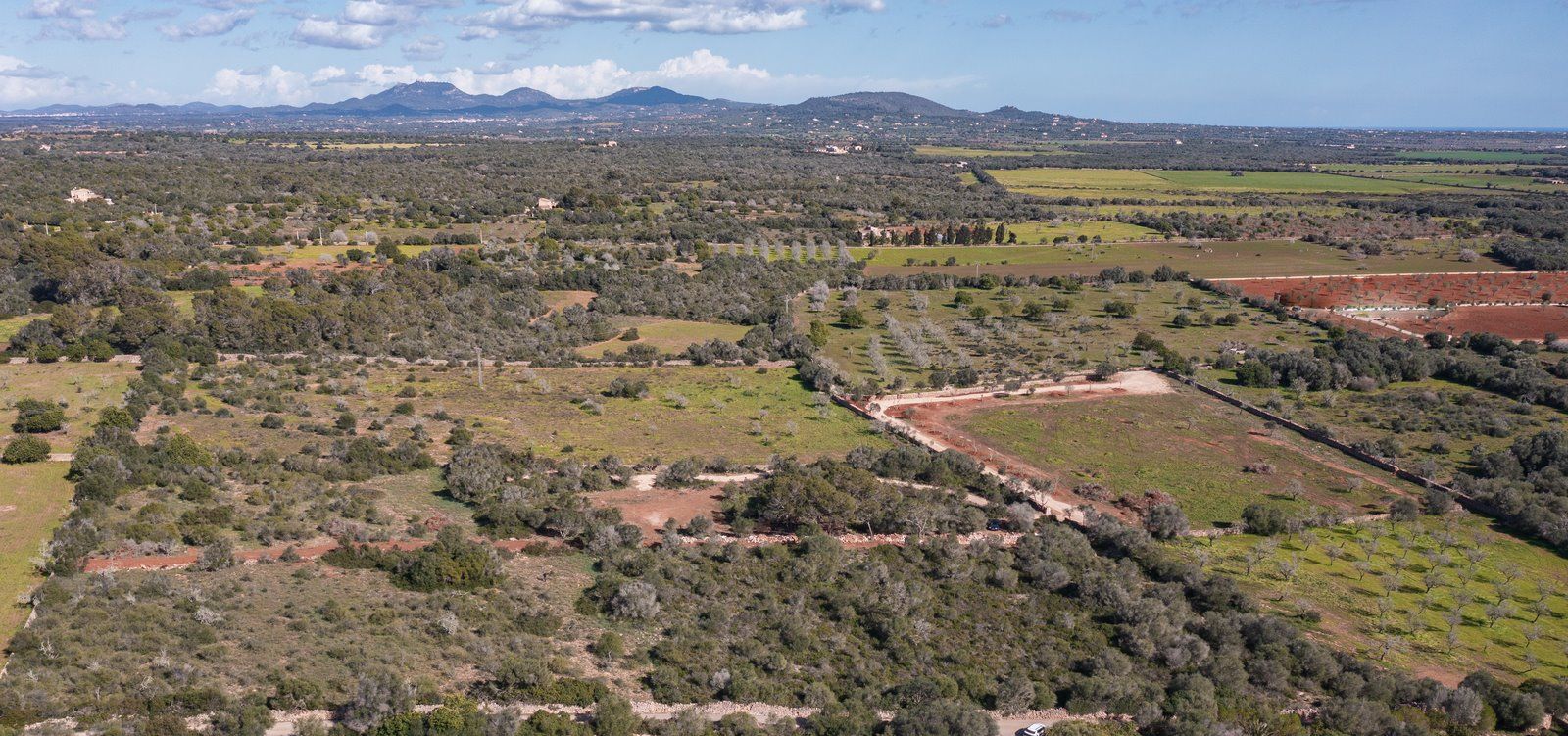 Rustikales Grundstück mit Meerblick in Ses Salines, Mallorca