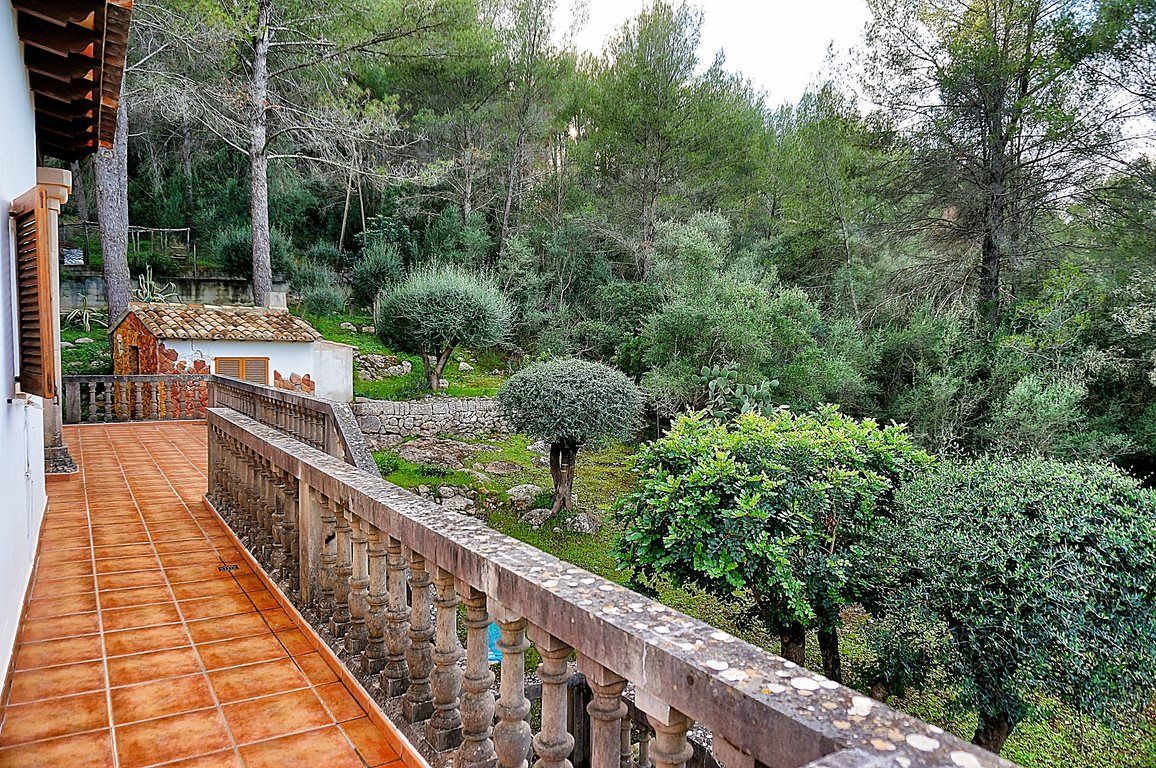 Villa con vistas y piscina en la Sierra de Tramuntana – Esporles