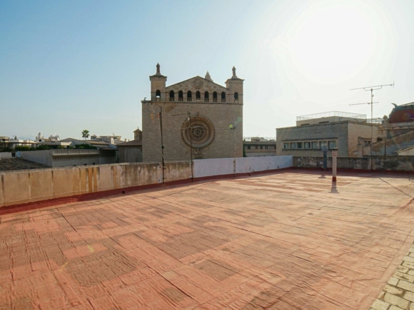 Ático en la Plaza Sant Francesc de Palma — 116 m², 3 dorm. exteriores, reformado, domótica