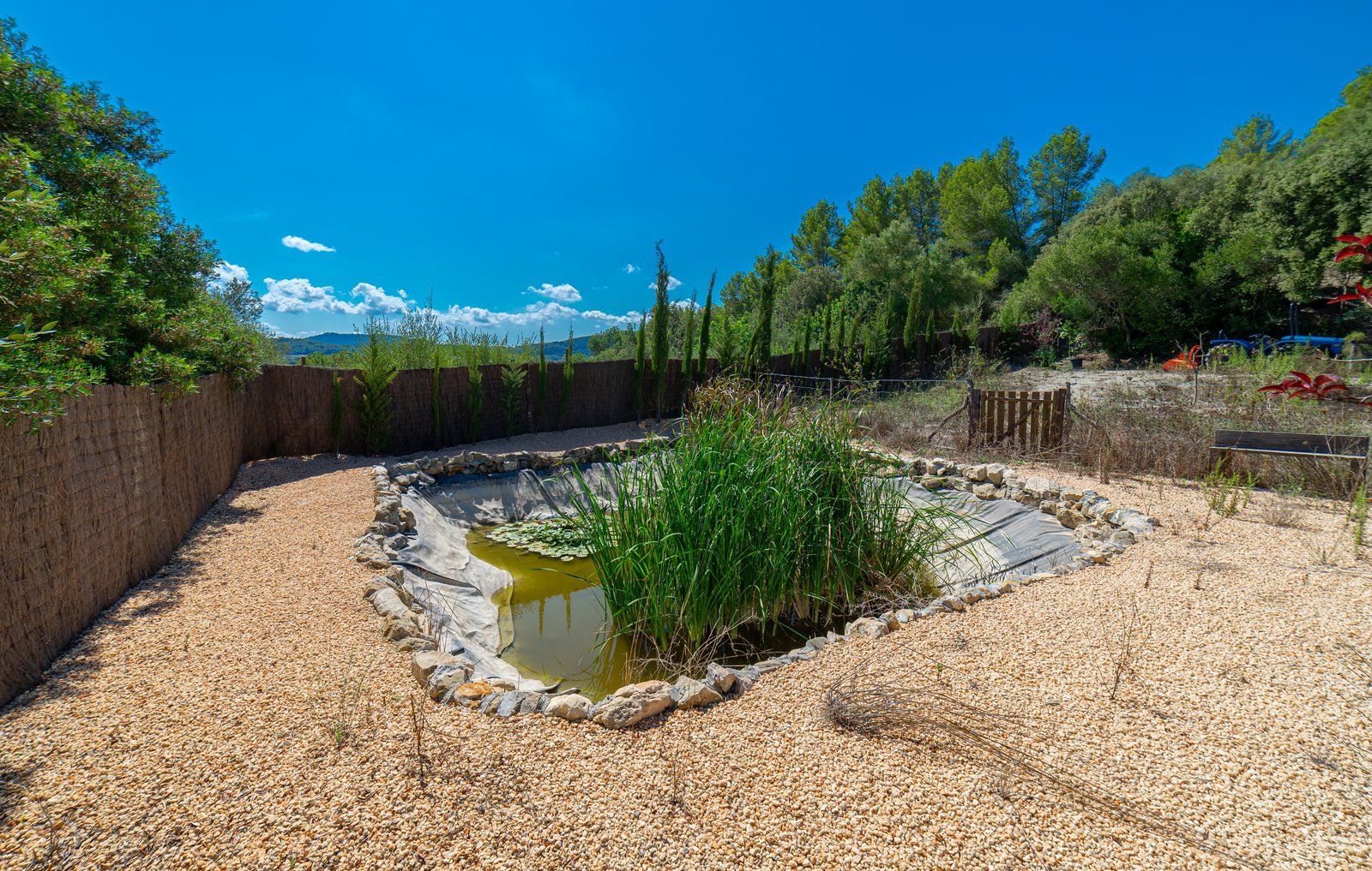 8-1222-Villasyfincasmallorca.jpg Casa de campo con piscina y vistas en Sineu, Mallorca