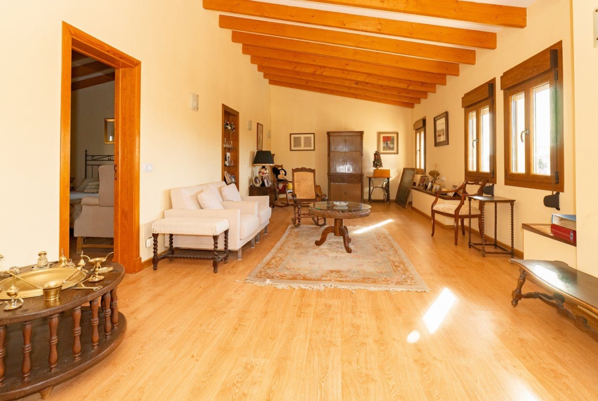 Casa familiar con piscina y vistas al Bosque de Bellver, Son Rapinya