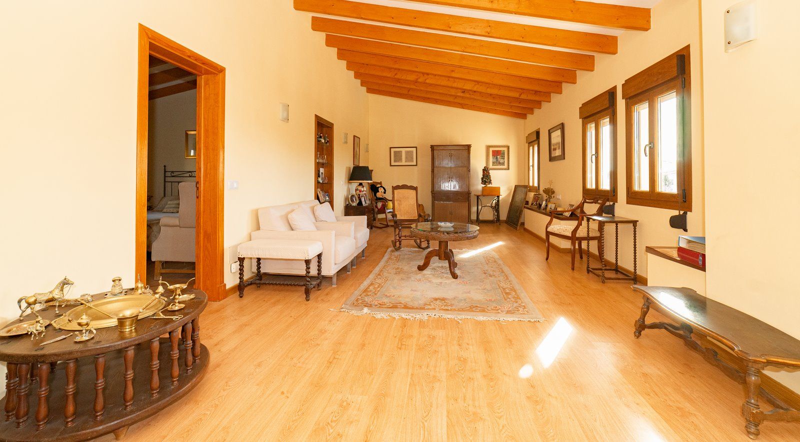 8-1240-Villasyfincasmallorca.jpg Casa familiar con piscina y vistas al Bosque de Bellver, Son Rapinya
