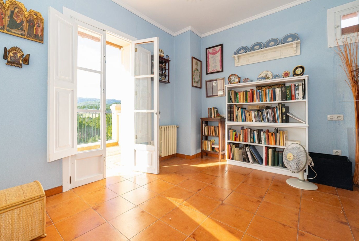 Casa familiar con piscina y vistas al Bosque de Bellver, Son Rapinya
