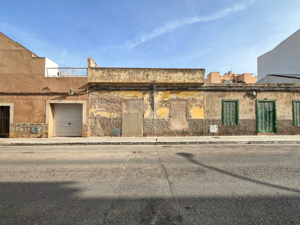 Casa a reformar o solar urbano en venta en Palma de Mallorca