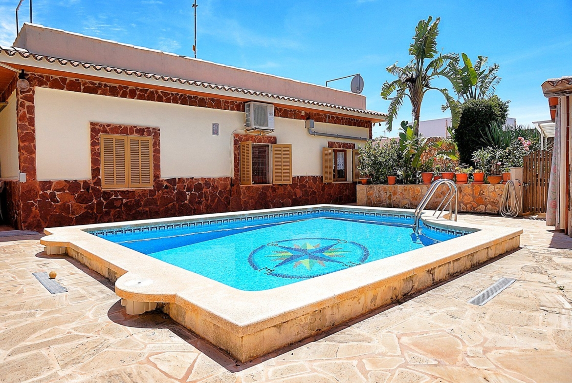 Villa con piscina en Santanyí a pasos de Cala Santanyí