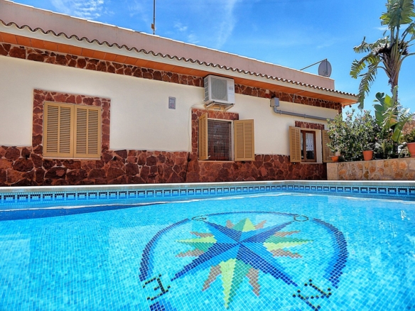 Villa con piscina en Santanyí a pasos de Cala Santanyí