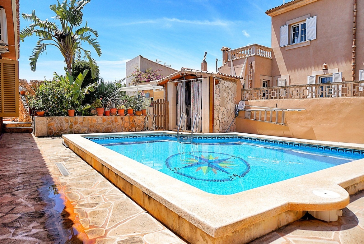 Villa con piscina en Santanyí a pasos de Cala Santanyí