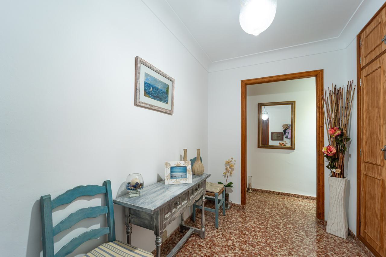 Front-line-apartment-to-rent-with-panoramic-sea-views-in-Sa-Rapita-02.jpg Piso en primera línea de mar en Sa Rápita con terraza y vistas