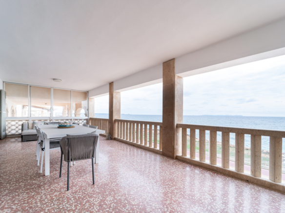 Piso en primera línea de mar en Sa Rápita con terraza y vistas
