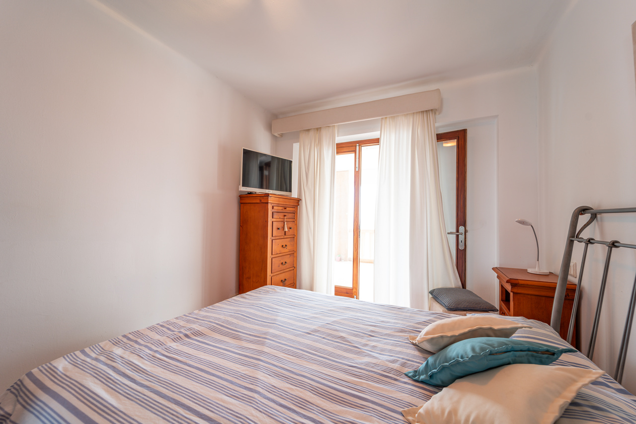Front-line-apartment-to-rent-with-panoramic-sea-views-in-Sa-Rapita-23.jpg Piso en primera línea de mar en Sa Rápita con terraza y vistas