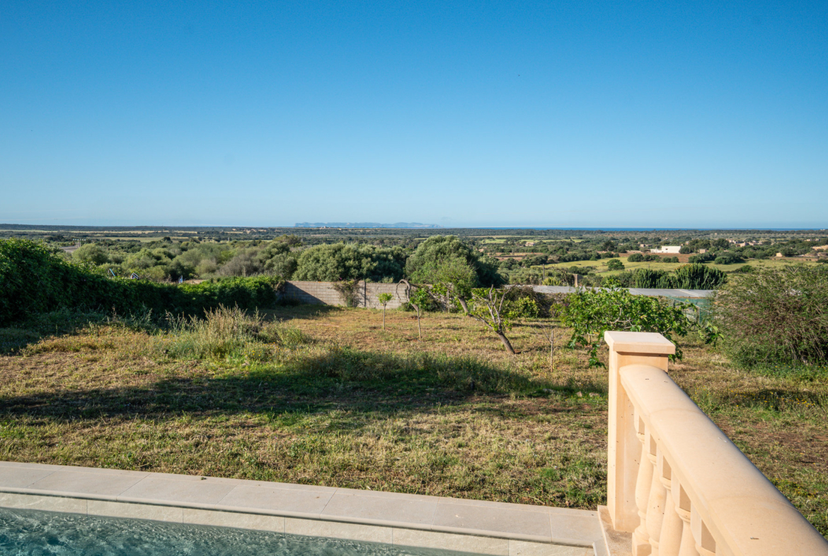 Casa con vistas al mar en Ses Salines: 418 m², 7 hab. y piscina