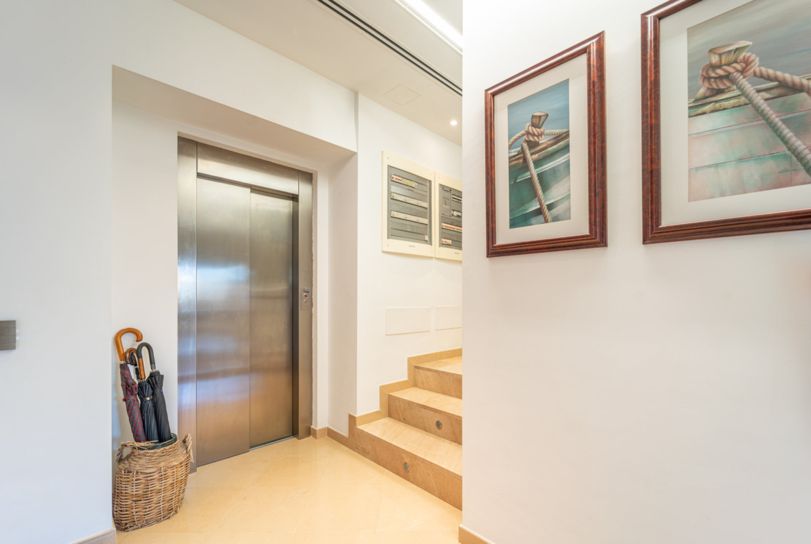 Casa de pueblo única en Porreres — antiguo molino rehabilitado, 369 m², 3 plantas, ascensor