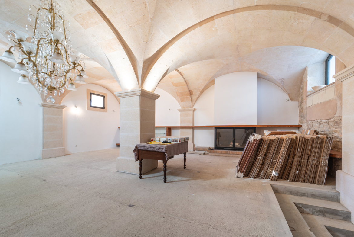 Casa de pueblo única en Porreres — antiguo molino rehabilitado, 369 m², 3 plantas, ascensor