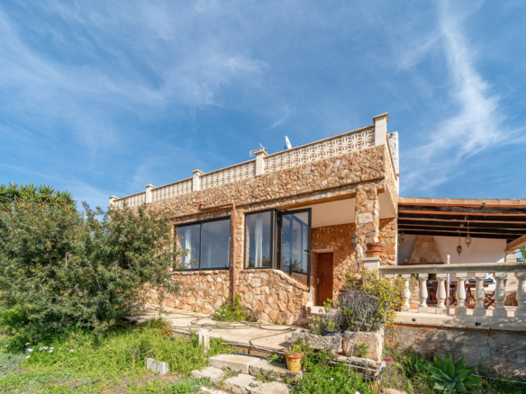 Chalet en Colonia de Sant Jordi — 131 m², 14.500 m², cerca de Es Trenc y Ses Salines