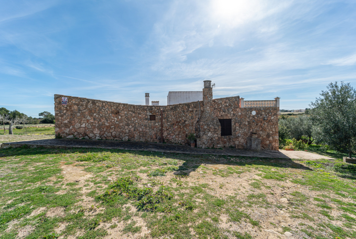 Chalet en Colonia de Sant Jordi — 131 m², 14.500 m², cerca de Es Trenc y Ses Salines