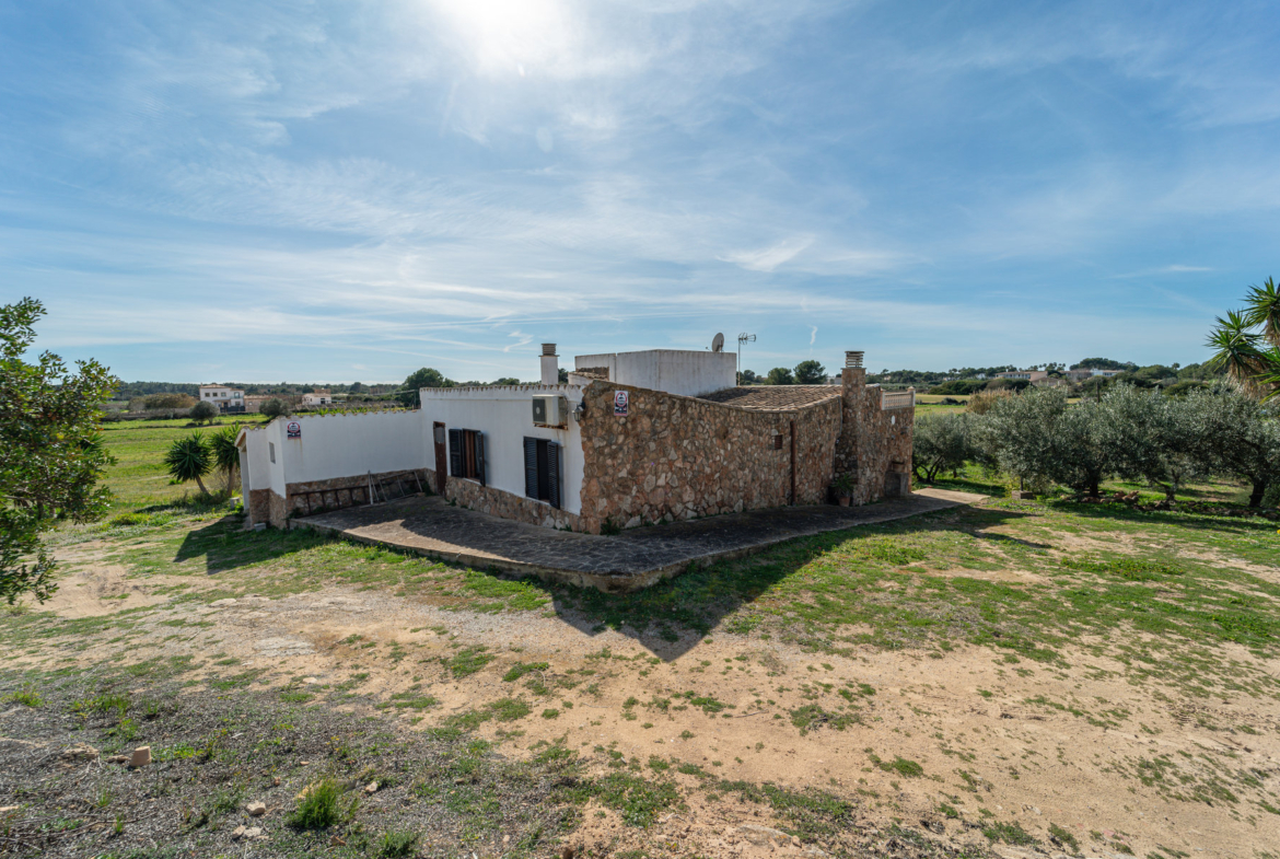 Chalet en Colonia de Sant Jordi — 131 m², 14.500 m², cerca de Es Trenc y Ses Salines
