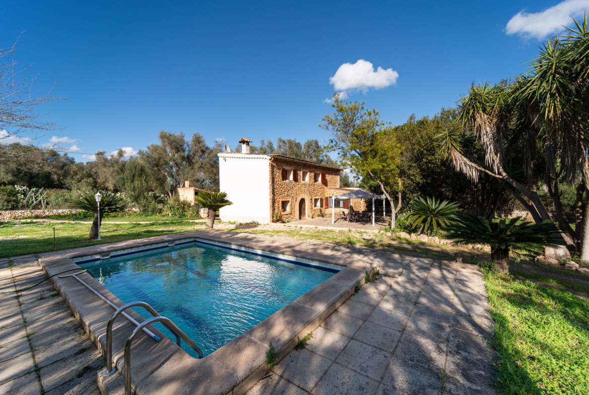 Country House in Sineu with Pool & 5,400 m² Plot