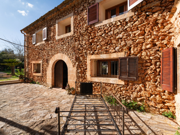 Casa de campo en Sineu con piscina y 5.400 m² de terreno