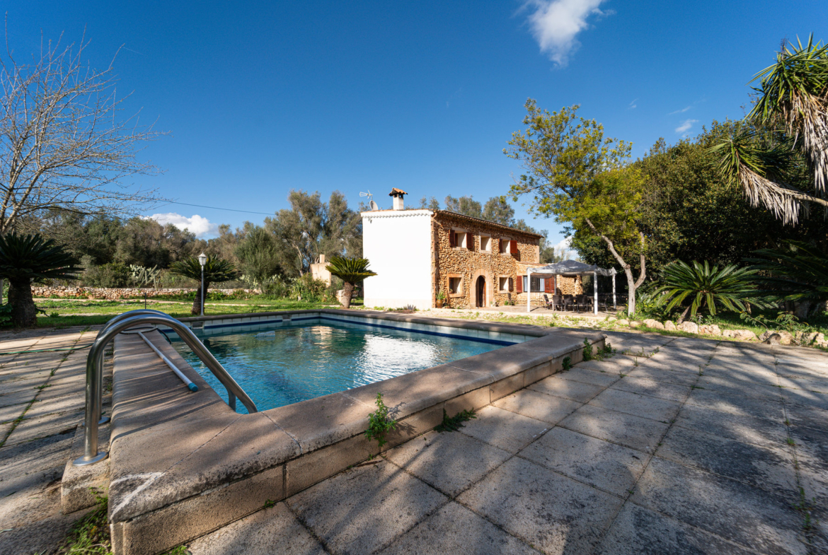 Country House in Sineu with Pool & 5,400 m² Plot