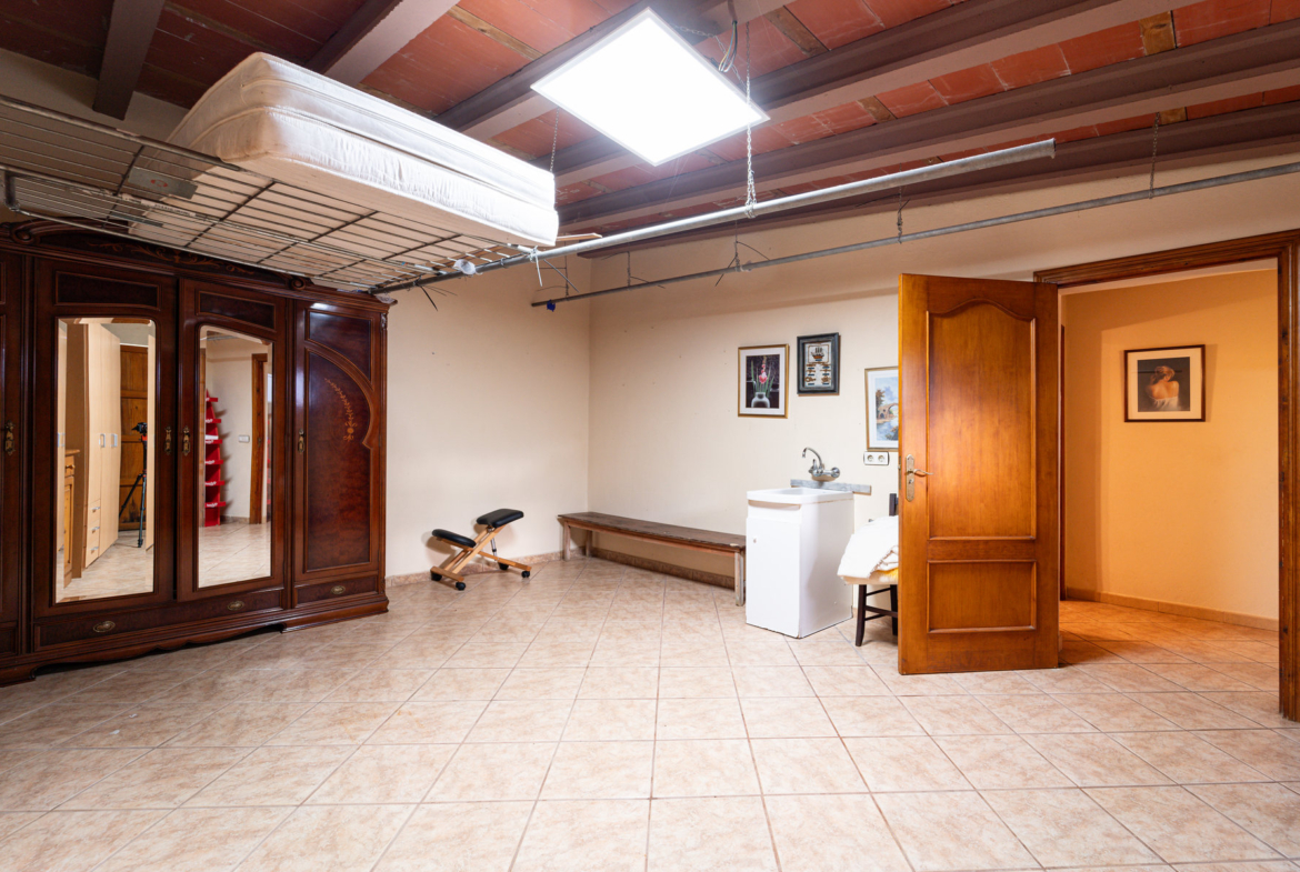 Country House in Sineu with Pool & 5,400 m² Plot