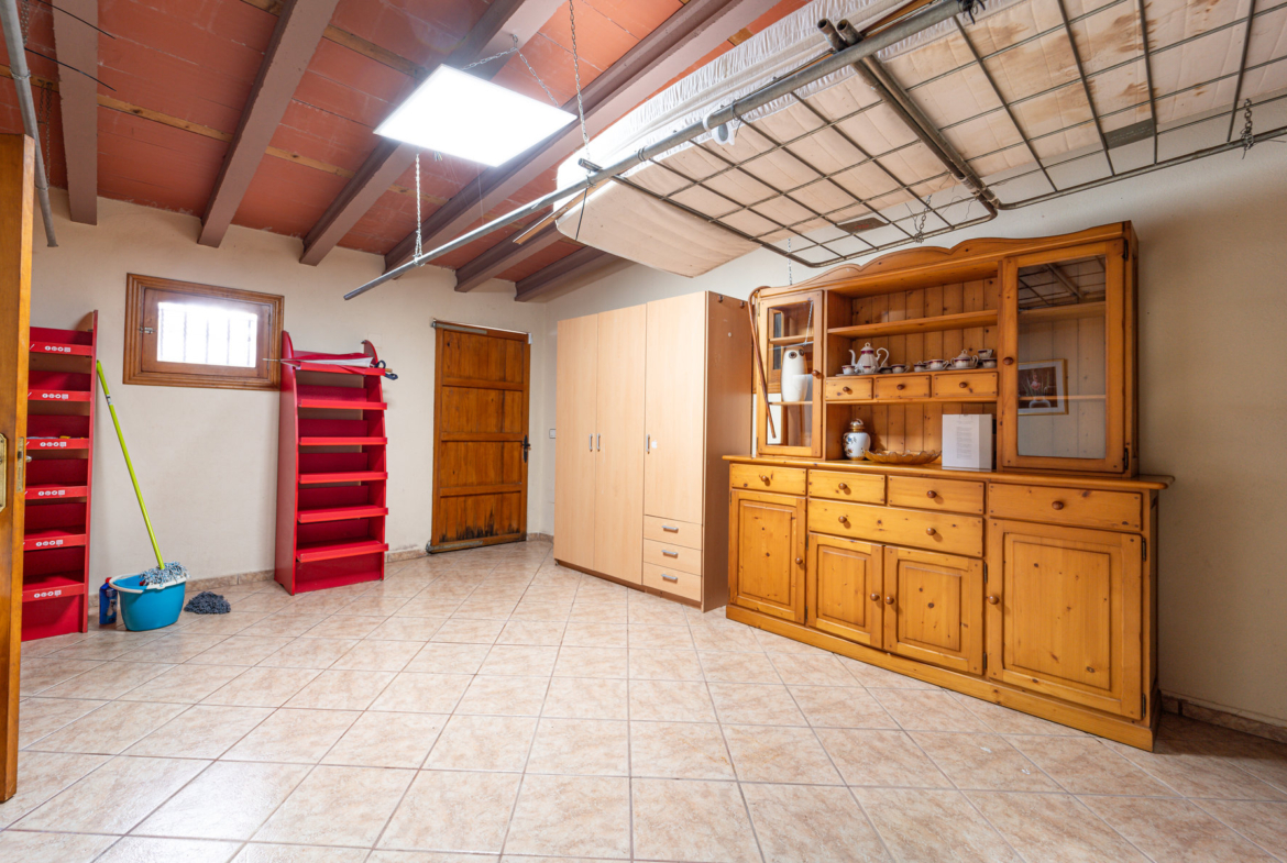 Country House in Sineu with Pool & 5,400 m² Plot