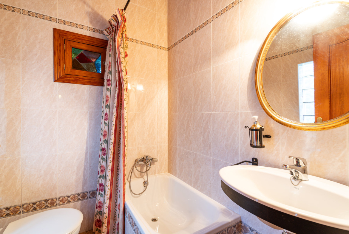 Country House in Sineu with Pool & 5,400 m² Plot