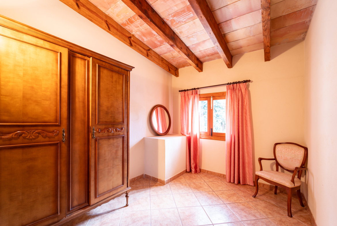 Country House in Sineu with Pool & 5,400 m² Plot