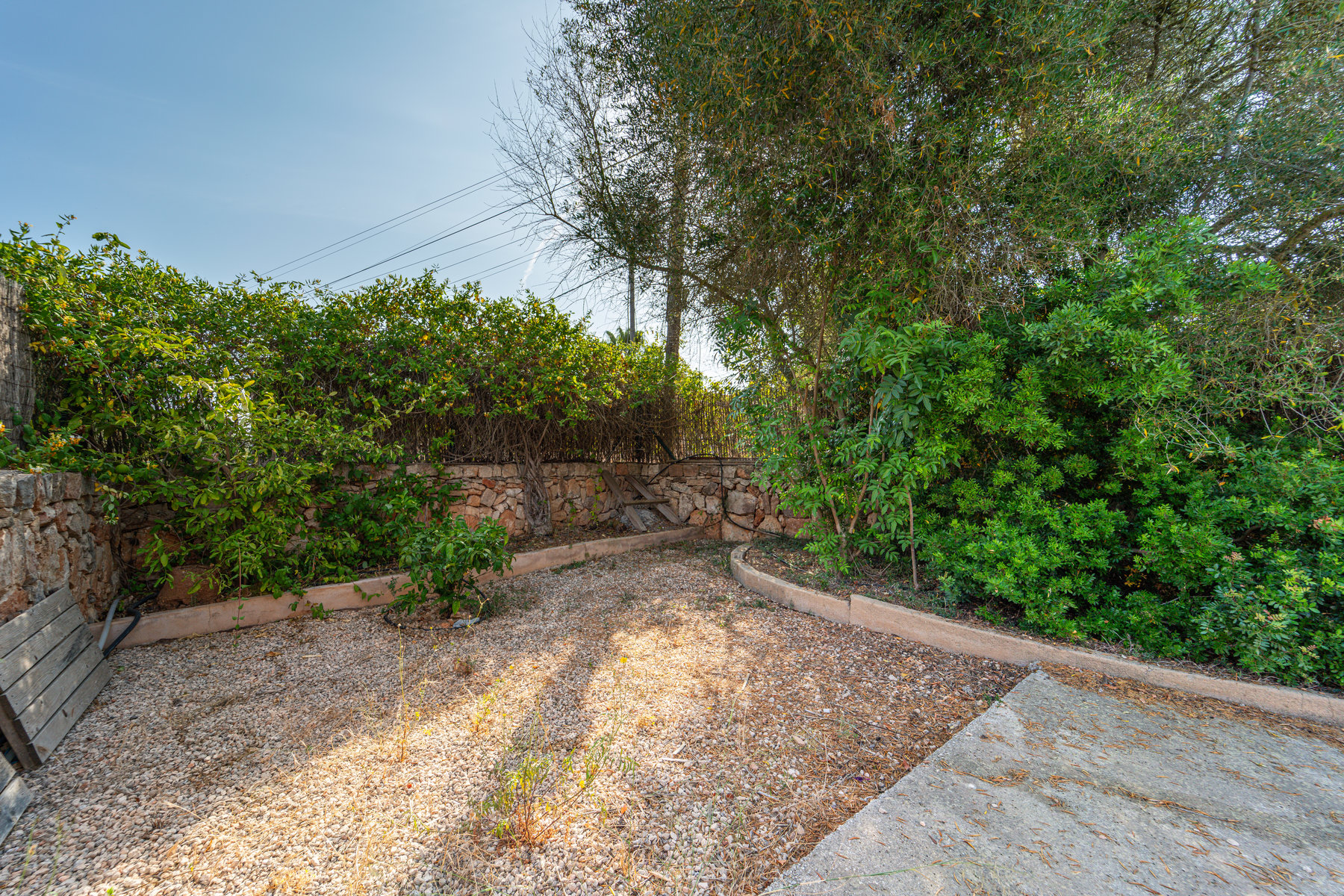 Casa de pueblo en Ses Salines: planta baja, patio y jardín