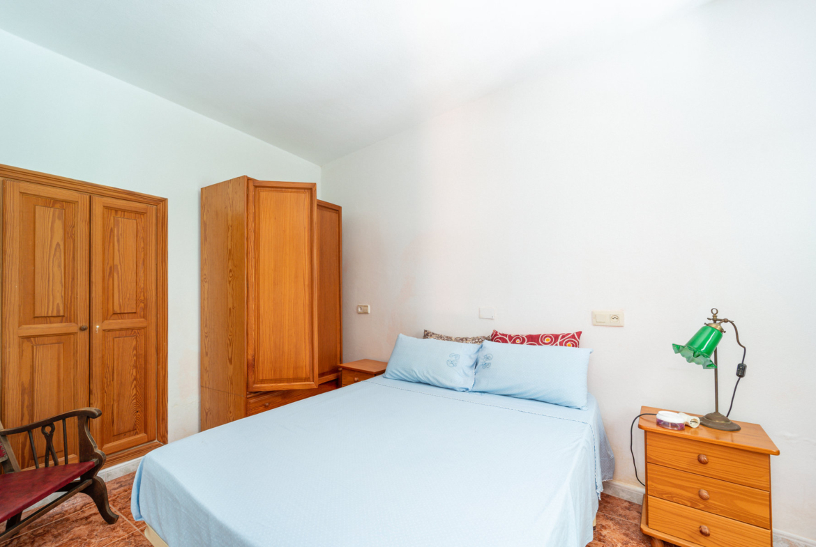Casa de pueblo de 215 m² con dos fincas registrales y doble acceso en Ses Salines