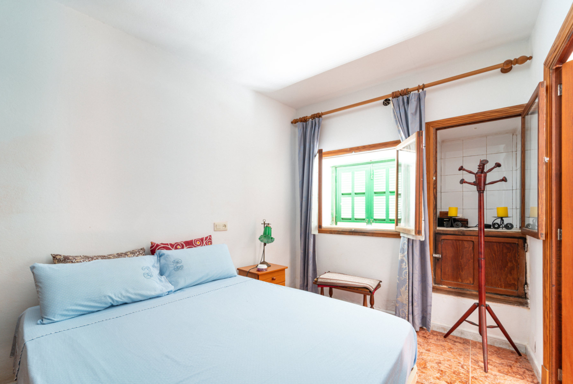 Casa de pueblo de 215 m² con dos fincas registrales y doble acceso en Ses Salines